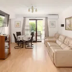 Art Апартаменты *