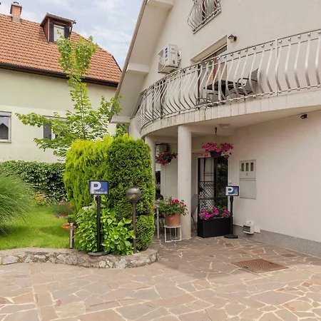 Art Διαμέρισμα